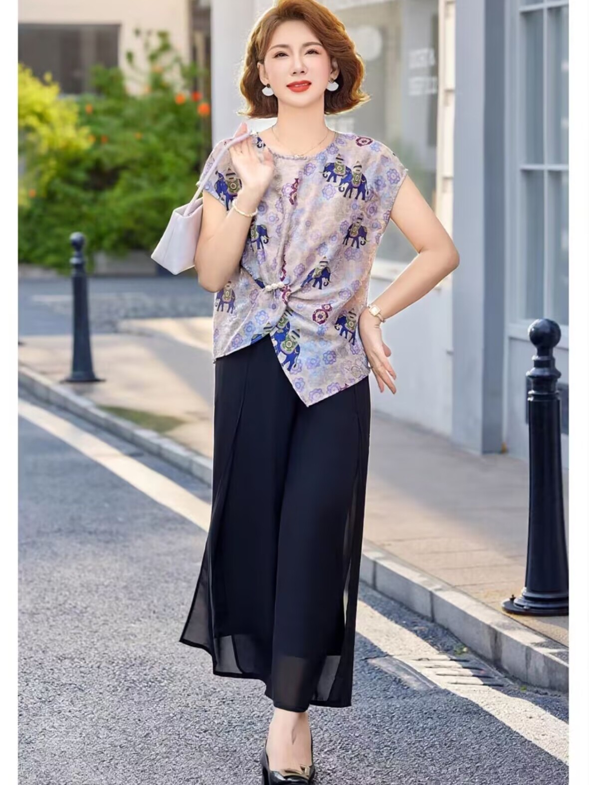 Women Fashion Over 60 - Fashionable Summer Outfit Set Short Sleeve